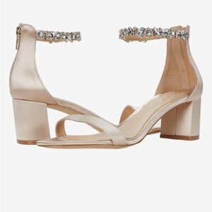 Jewel Badgley Mischka size 6 model Catalina satin pink blush